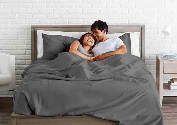 Lembaran microfiber terbaik untuk tempat tidur yang nyaman