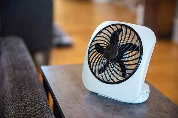 O melhor ventilador portátil para o ar fresco em movimento