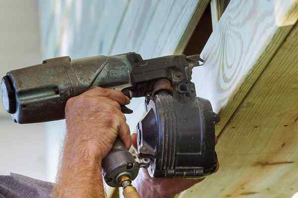 Os melhores pregos de tapume para instalar ou reparar o exterior de uma casa