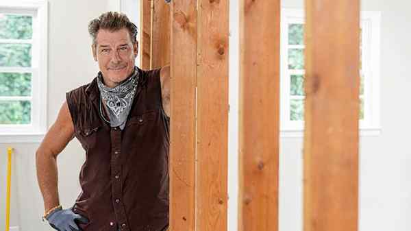 Ty Pennington está intercambiando Spaces-Er, Networks, de su nuevo programa de renovación de hogares con un giro