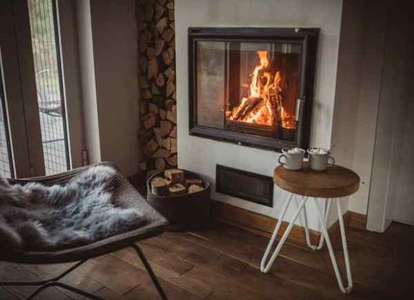 9 idées de décoration de fausse fourrure pour une maison d'hiver confortable