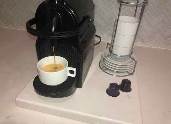 Agregue sofisticación a su consumo diario de cafeína con esta máquina Nespresso