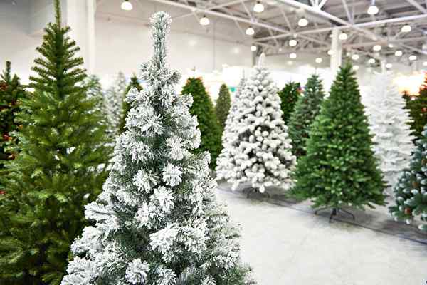 Les arbres de Noël artificiels sont jusqu'à 500 $ de réduction pour le cyber lundi et se vendront