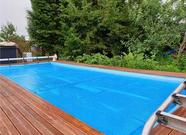 Cómo cerrar una piscina para el invierno