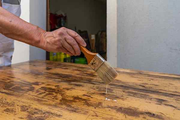 Wie man einen Holztisch refinanziert