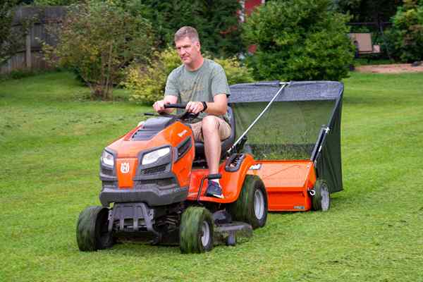 Le balayeur Agri-Fab de 44 pouces vaut-il le coût? Je l'ai mis à l'épreuve, et voici ce que j'ai appris