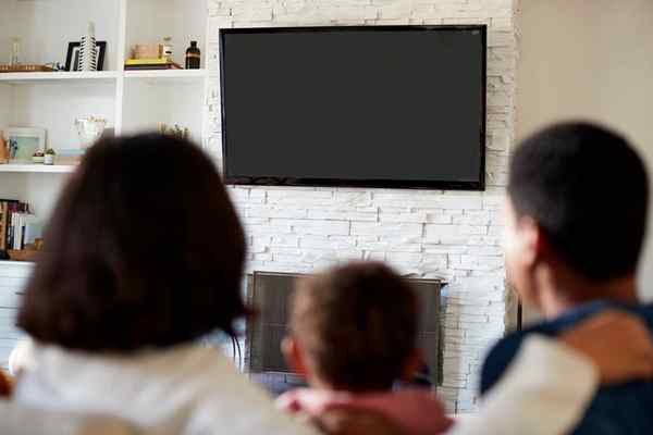 Diselesaikan! Berapa tinggi saya harus memasang tv saya di dinding?