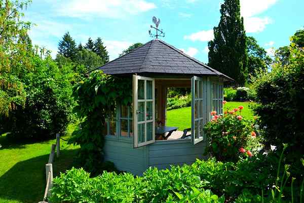 8 Paket Gazebo yang dapat Anda bangun untuk nongkrong teduh di halaman belakang