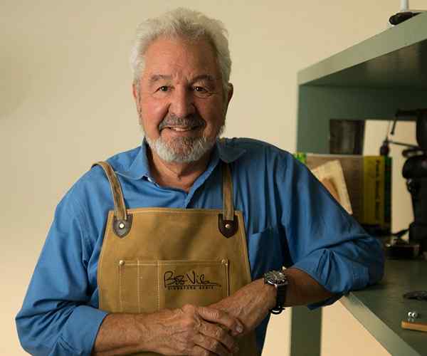 Bob Vila merasa terhormat dengan Penghargaan Emmy siang hari untuk pencapaian seumur hidup