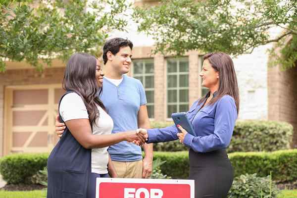 Contingent vs. En attendant quelle est la différence entre ces termes immobiliers?