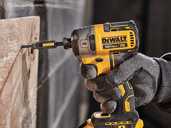 Voici comment obtenir un outil Dewalt gratuit dès maintenant chez Ace Hardware