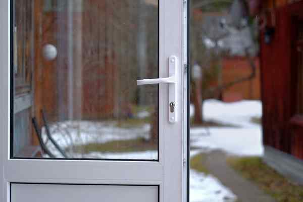 Comment installer une porte de tempête