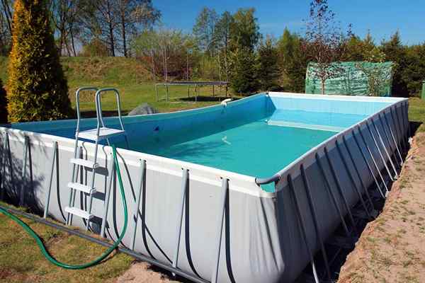 Como nivelar o fundamento para uma piscina