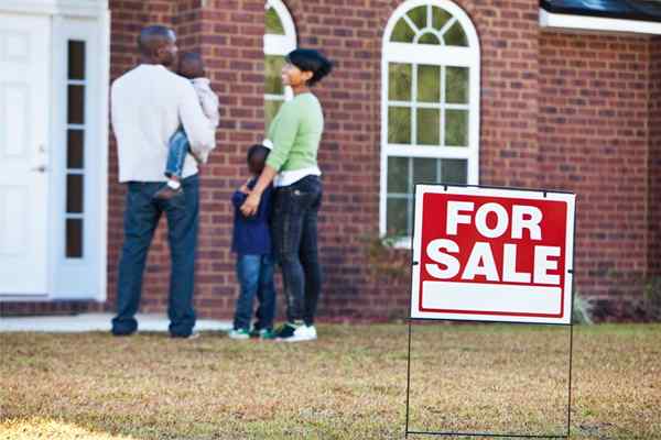 Como o aumento das taxas de hipoteca e a inflação afetarão os compradores de casas este ano?