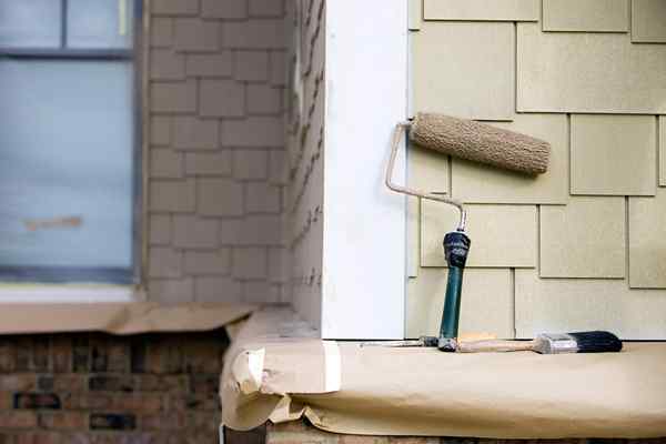 Si vous bricolez ou embauchez un pro pour la peinture de la maison extérieure?