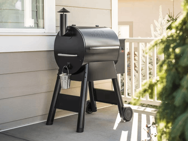 La venta del Día del Padre de Traeger tiene parrillas hasta $ 150 de descuento solo esta semana