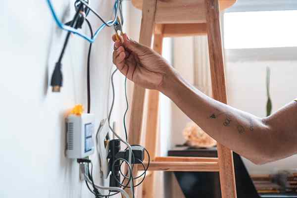 8 formas geniales de ocultar cada cable de su hogar