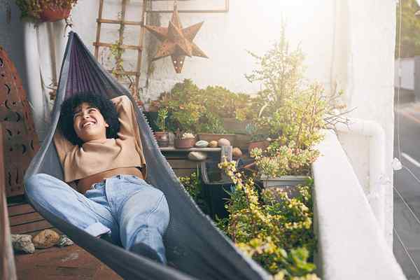 Cara menggantung tempat tidur gantung