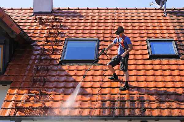 Costos de limpieza del techo Cómo presupuestar para la limpieza del techo