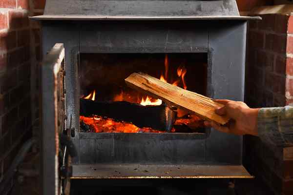 Alors, tu veux… chauffer ta maison avec un poêle à bois