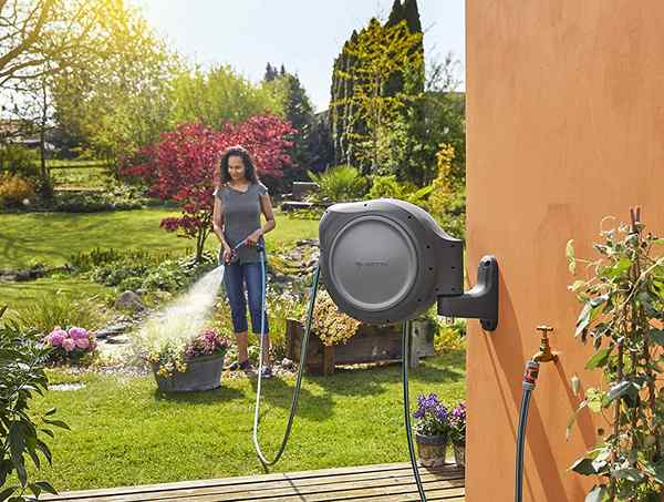 Les meilleurs rouleaux de tuyaux de jardin rétractables de 2023