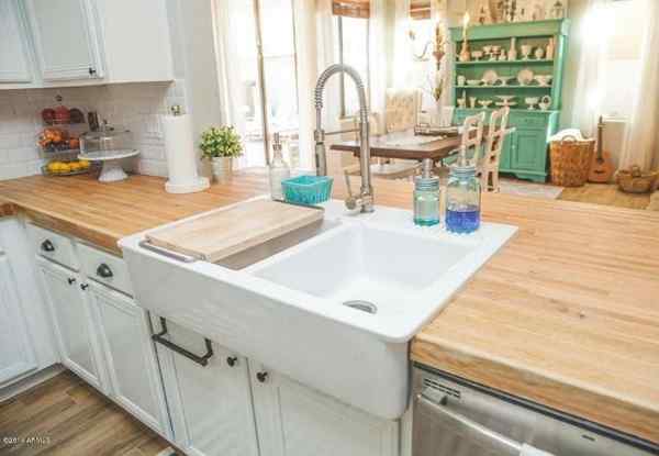 Butcher Block Countertops Pro dan kontra untuk dipertimbangkan sebelum instalasi