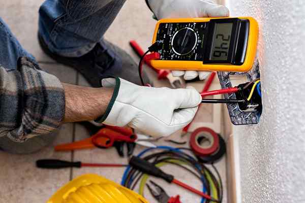 ¿Cuánto cuesta un protector de sobretensión de casa para instalar??