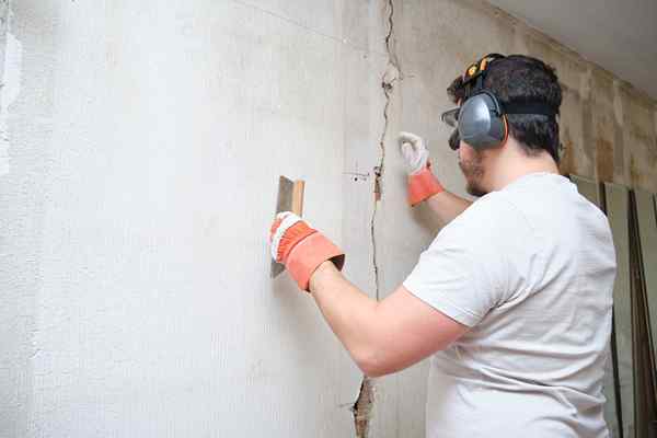 Comment embaucher le meilleur service de réparation de fissures en béton près de chez vous