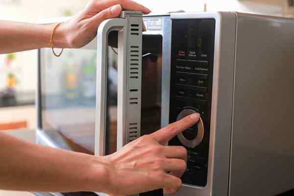 Resolvido! 5 razões pelas quais seu ventilador de microondas não desligará