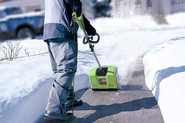 Les meilleures pelles de neige électrique de 2023