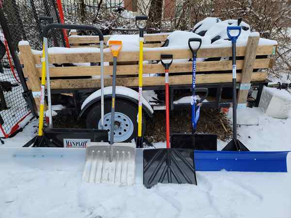 Les meilleures pelles de neige testées en 2023