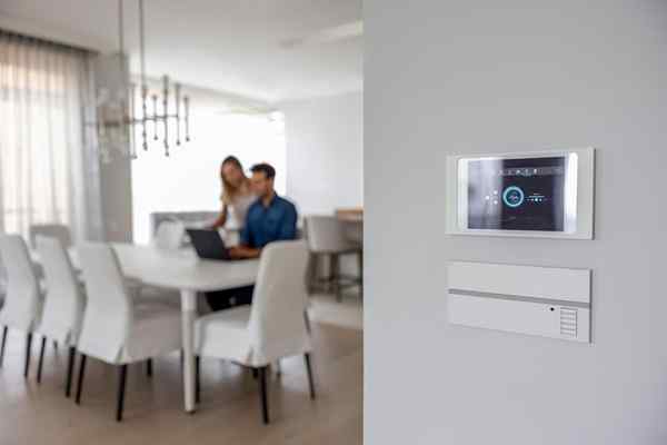 Cove vs. Simplisafe qual sistema de segurança doméstica você deve comprar em 2023?